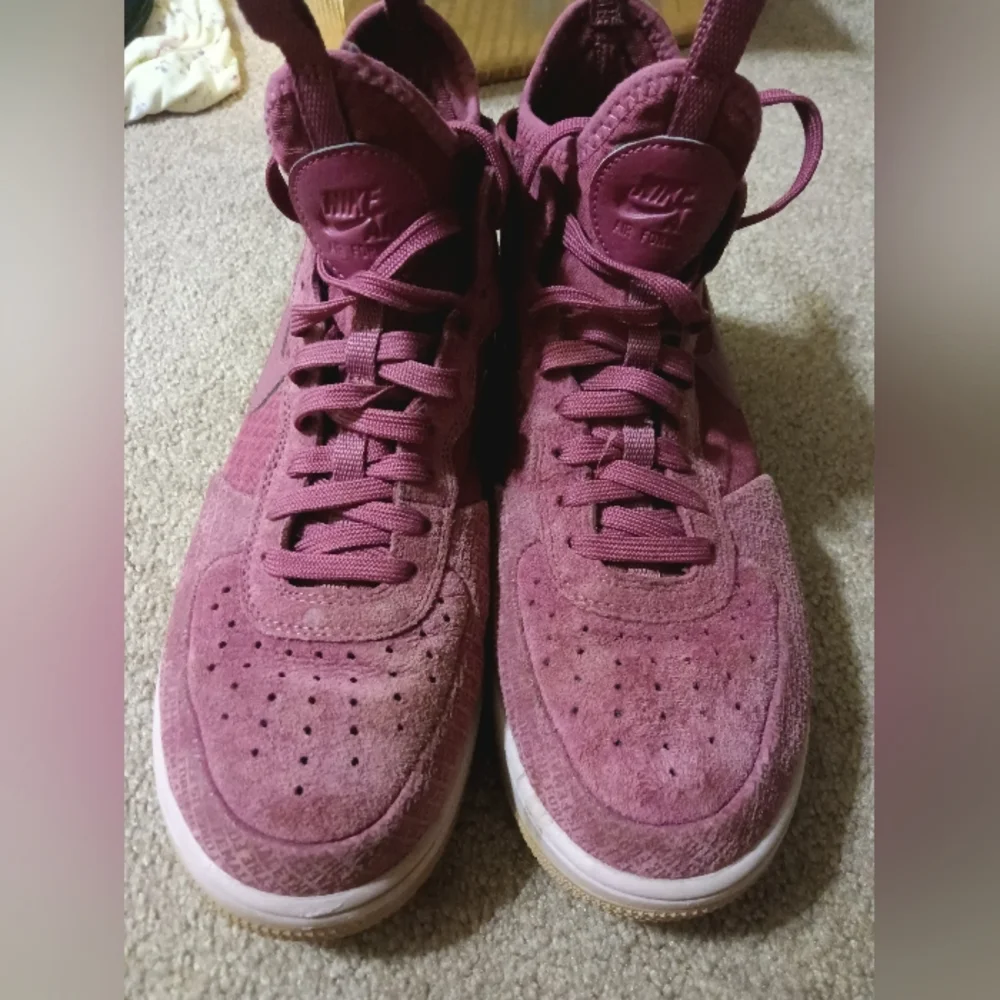 Nike - Picture 5 of 10